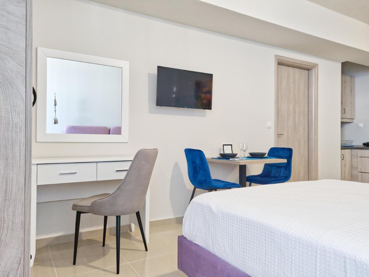 Epipleon Luxury Suites -104- Δωμάτιο 35Τμ Με Βεράντα 35Τμ Μπροστά Στη Θάλασσα Nafpaktos Dış mekan fotoğraf
