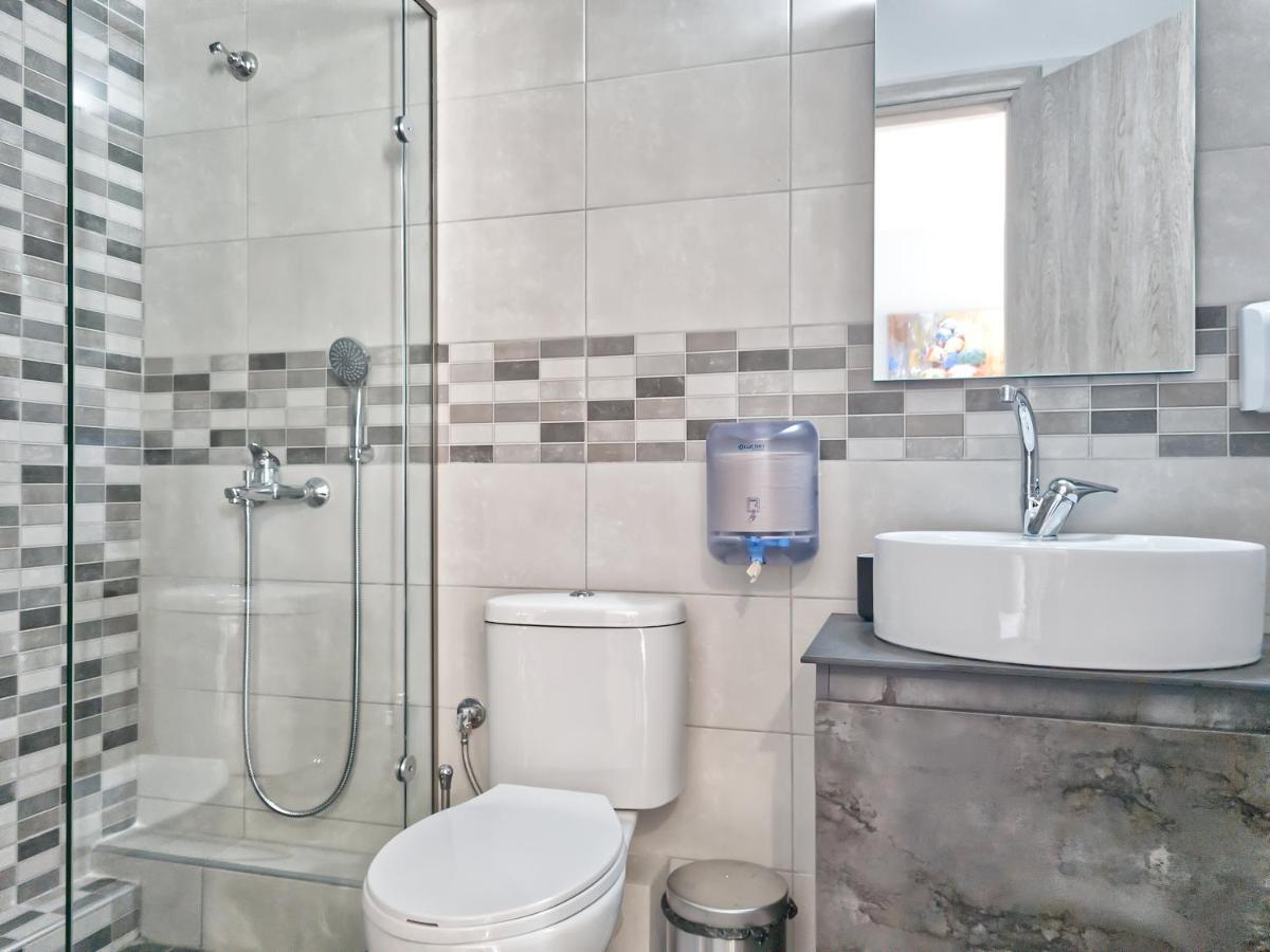 Epipleon Luxury Suites -104- Δωμάτιο 35Τμ Με Βεράντα 35Τμ Μπροστά Στη Θάλασσα Nafpaktos Dış mekan fotoğraf