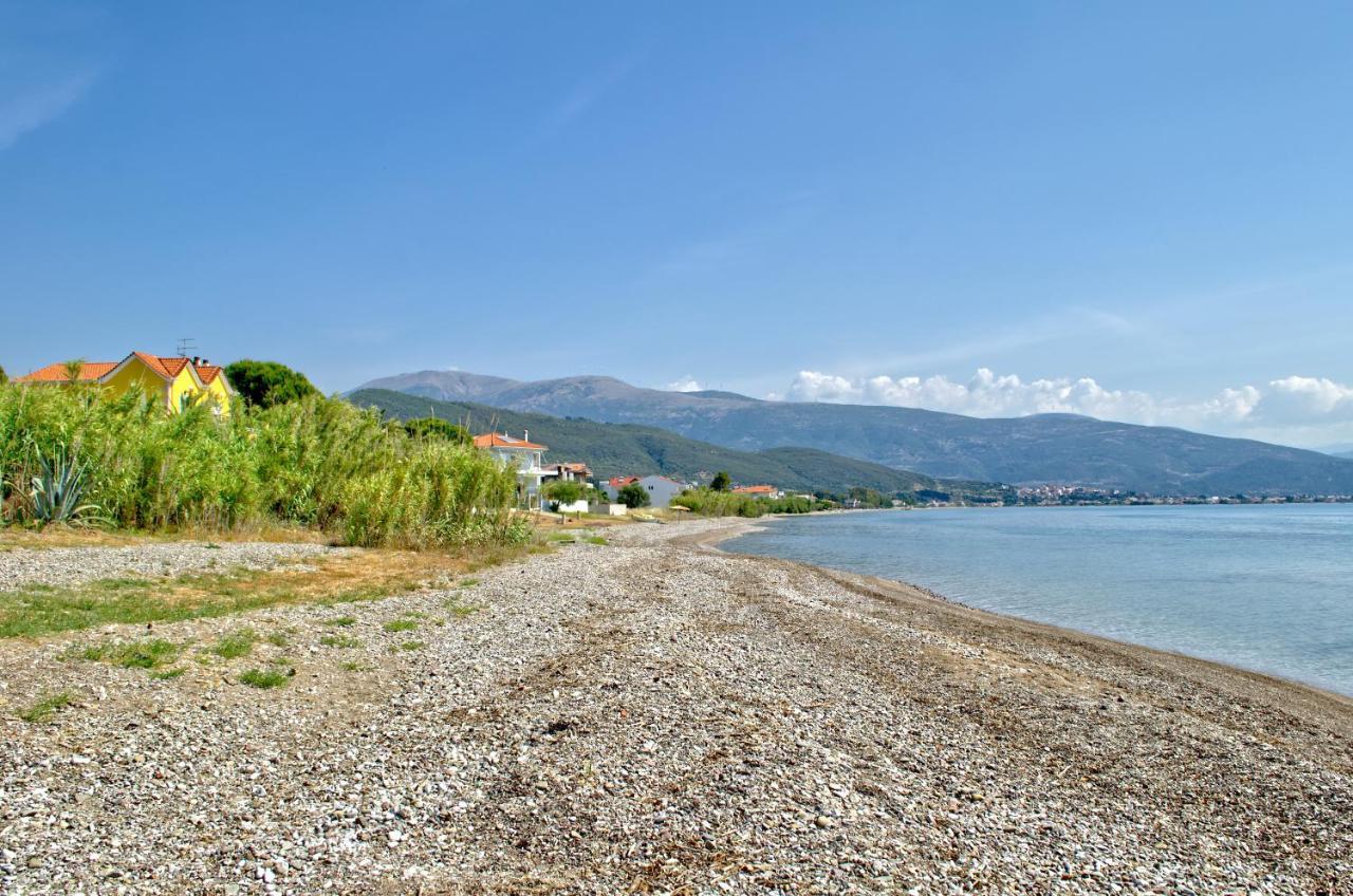 Epipleon Luxury Suites -104- Δωμάτιο 35Τμ Με Βεράντα 35Τμ Μπροστά Στη Θάλασσα Nafpaktos Dış mekan fotoğraf